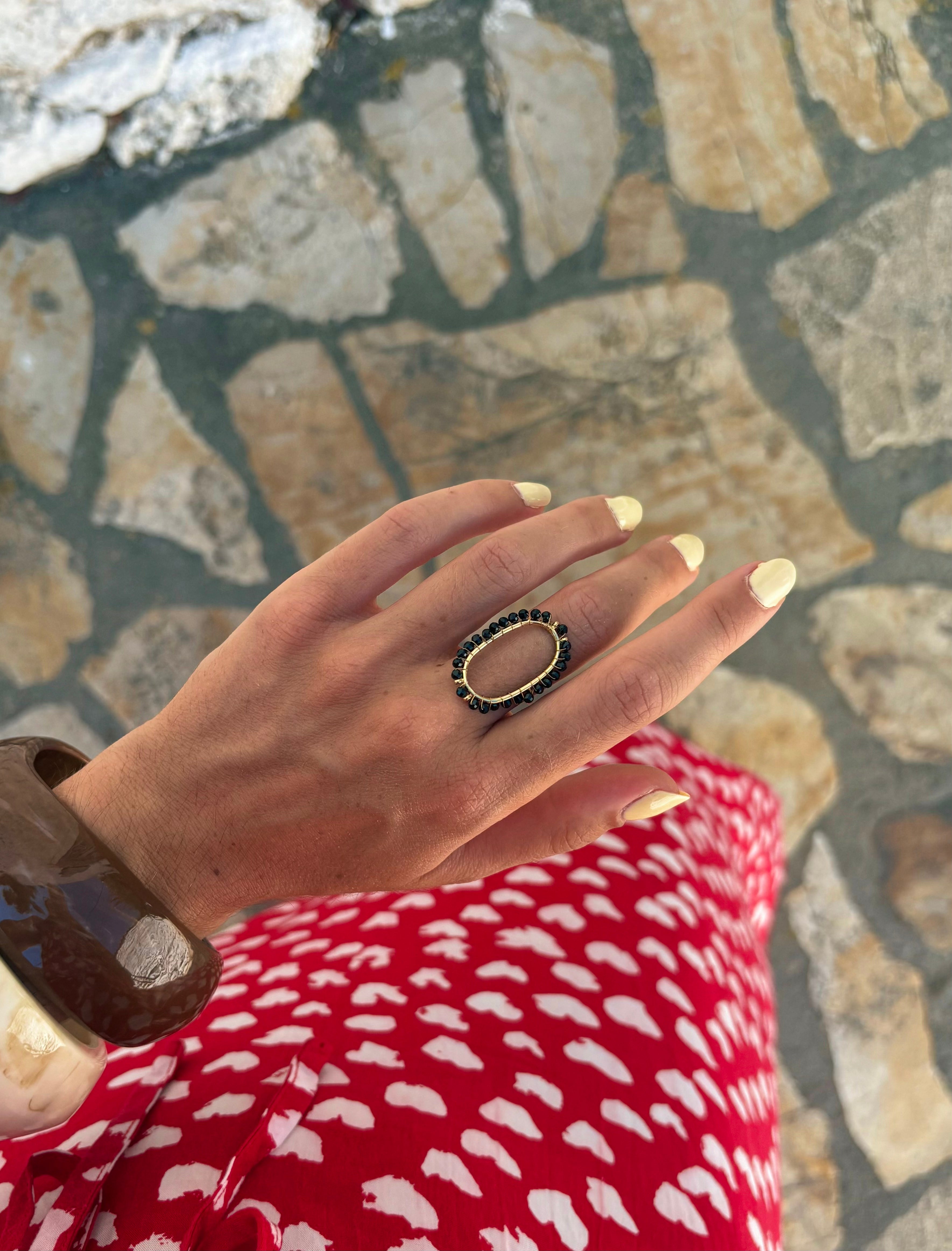 Bague ovale pierre